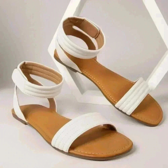 ❤️ White M Shein Faux Leather Sandals - Picture 9 of 9